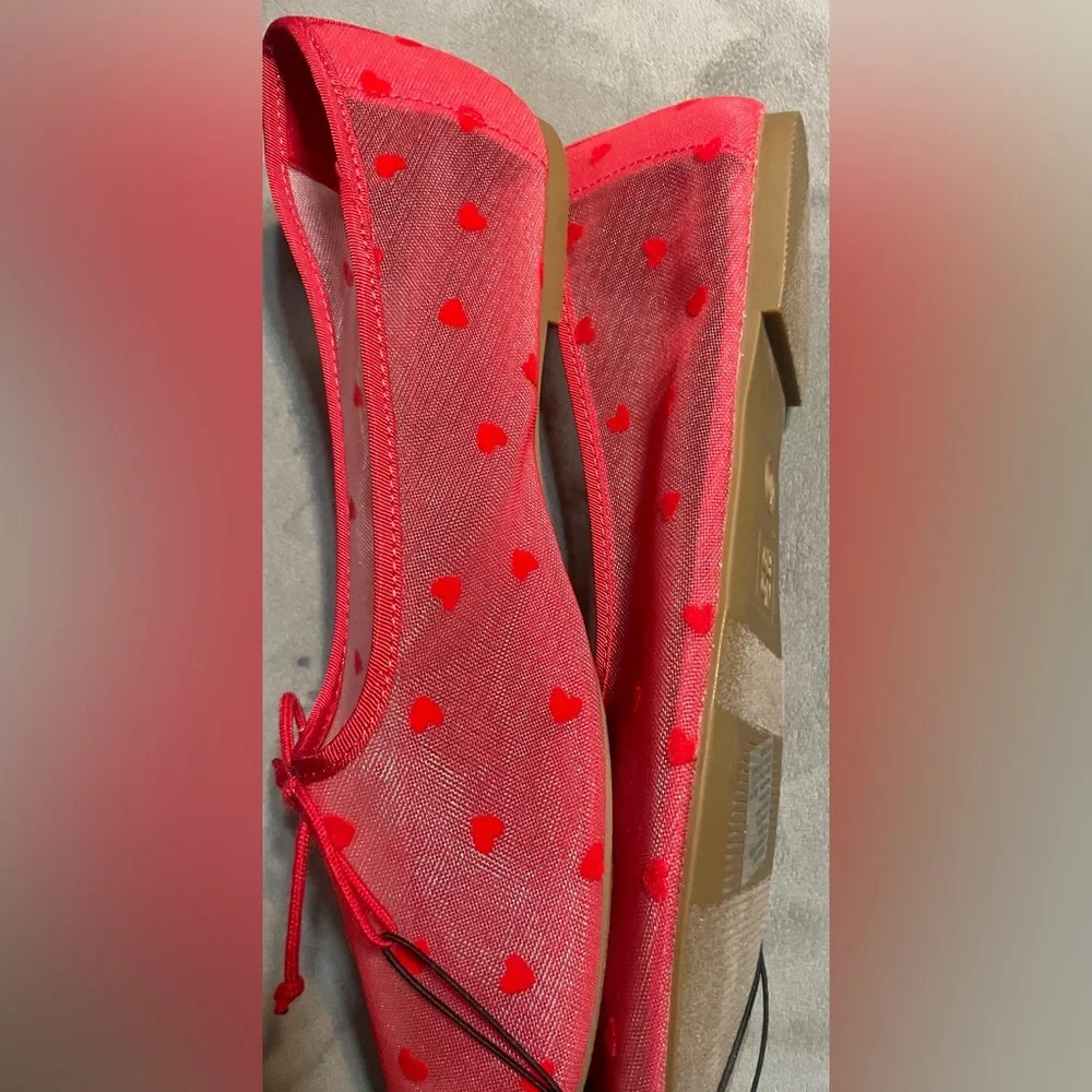 NWOT No Boundaries Mesh Ballet Flats Red Heart Print SlipOn Shoes Womens Size 10